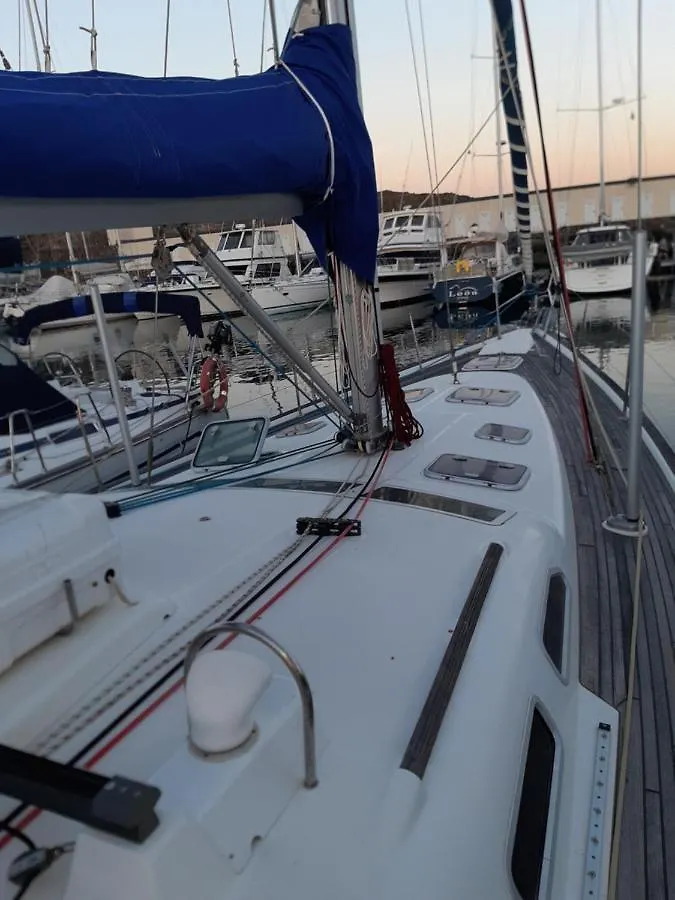 Botel Erima Hotel Puerto Calero