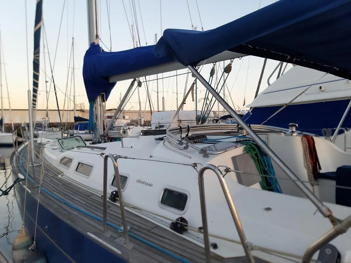 Erima Hotel Puerto Calero Botel