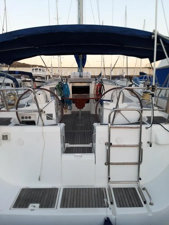 Erima Hotel Puerto Calero Botel